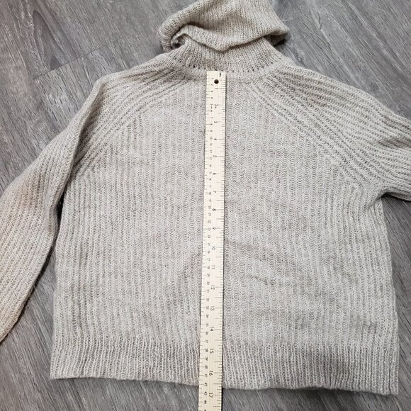 Talula Aritzia Cropped Loose Knit Turtleneck Sweater Mohair Wool Blend Sz XS - Picture 9 of 10